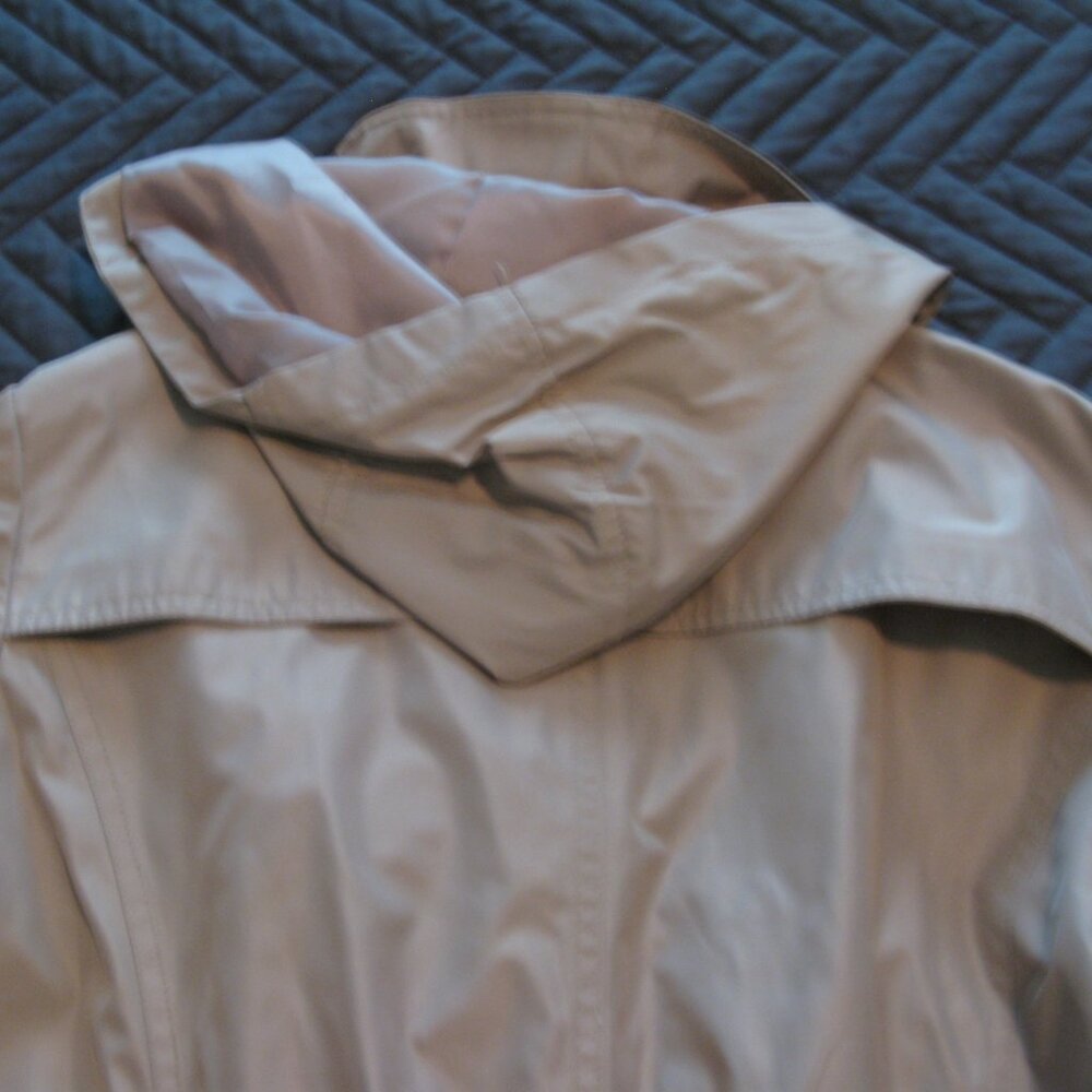 Tahari WATERPROOF Lightweight Raincoat Jacket - Picture 7 of 8